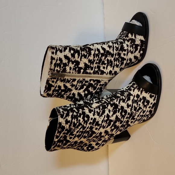 Calvin Klein Leopard Print Booties - Picture 3 of 6
